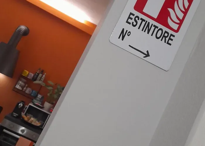 Civico 84 * مودينا